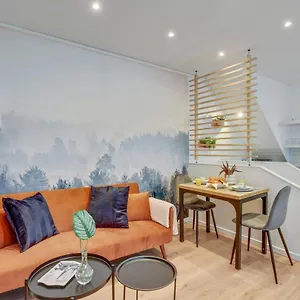 Well Decorated One Bedroom Aprtment In Heat Of Paris, Short Walk To Palais Garnier , , Paris France